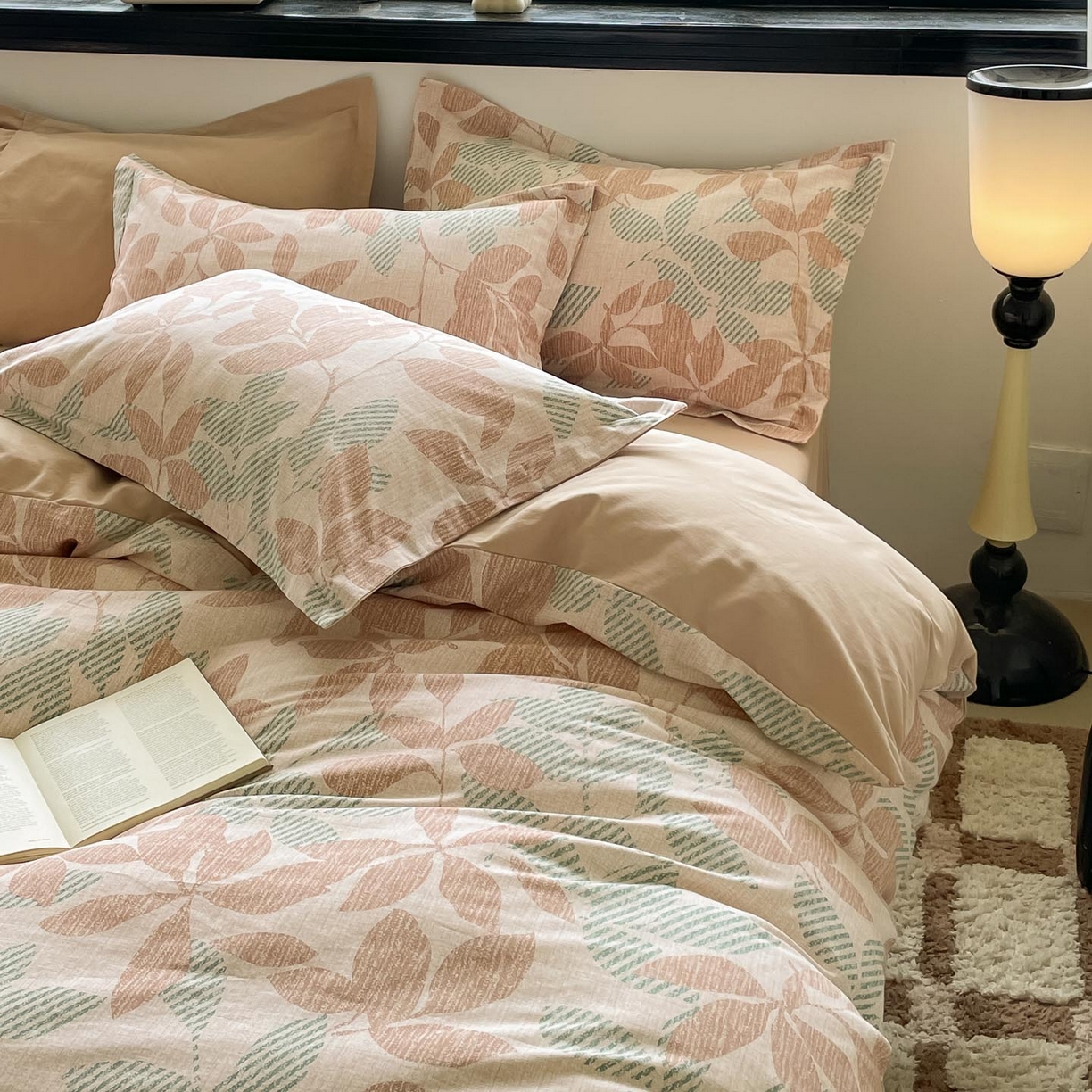 91家纺网 家纺一手货源 找家纺 涵宸家纺 2025新款加厚全棉磨毛印花四件套--罗马系列 场景一 F依恋