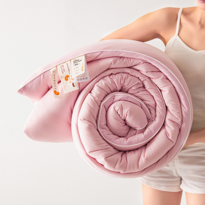 91家纺网 家纺一手货源 找家纺 栩裕纺织 2025新款纯色超柔云朵针织被被子被芯冬被 云朵被-落樱粉