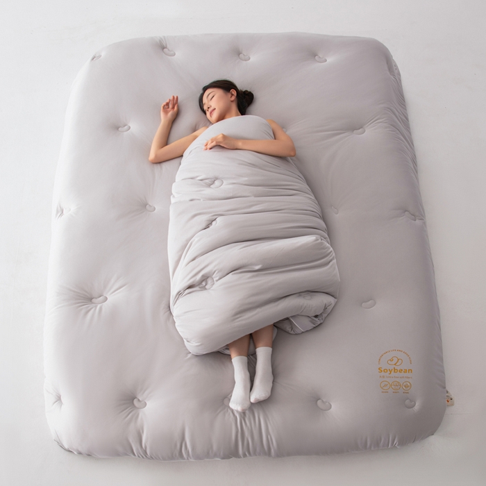 91家纺网 家纺一手货源 找家纺 栩裕纺织 2025新款纯色超柔云朵针织被被子被芯冬被 云朵被-云烟灰