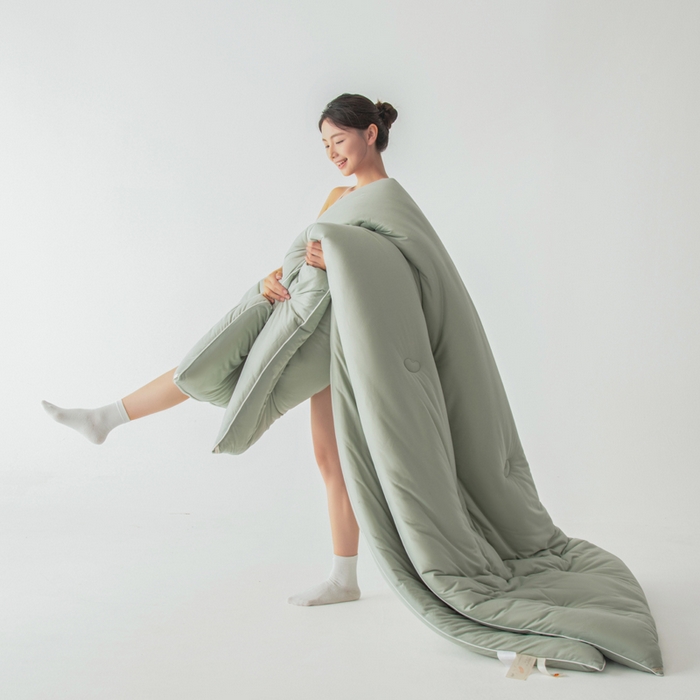 91家纺网 家纺一手货源 找家纺 栩裕纺织 2025新款纯色超柔云朵针织被被子被芯冬被 云朵被-草绿色