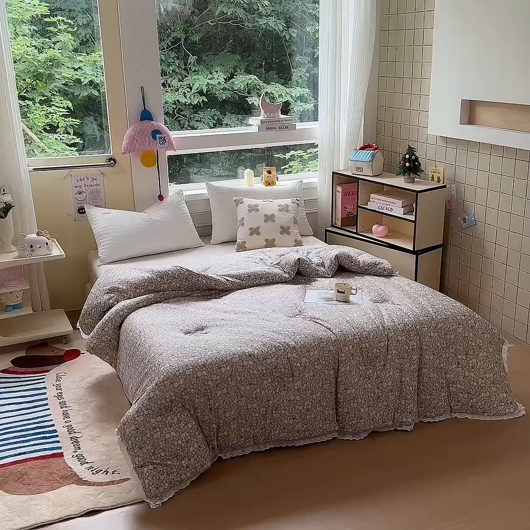 91家纺网 家纺一手货源 找家纺 栩裕纺织 2025新款印花针织棉牛奶被被子被芯冬被 花韵