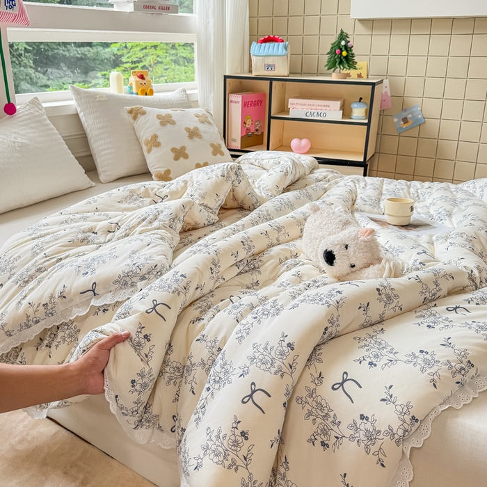 91家纺网 家纺一手货源 找家纺 栩裕纺织 2025新款印花针织棉牛奶被被子被芯冬被 青花瓷