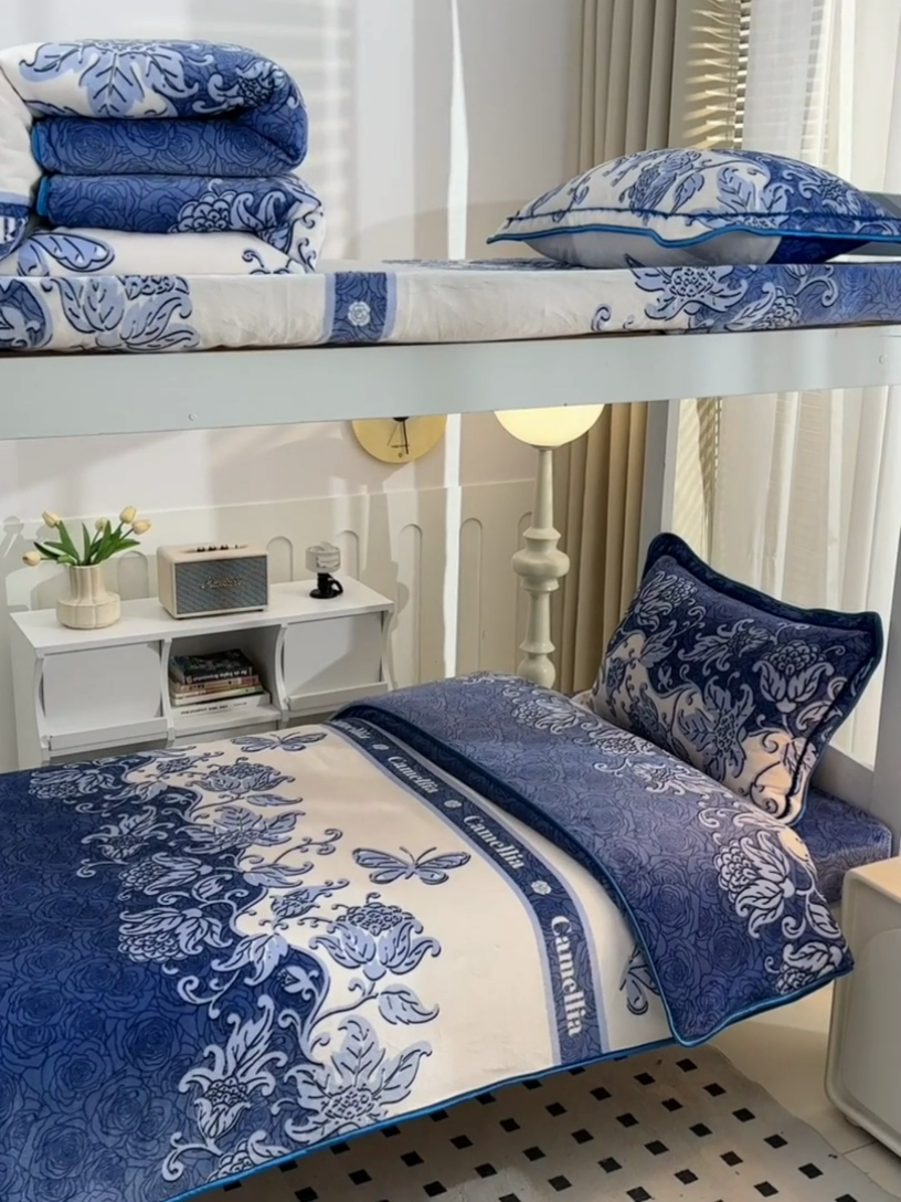 91家纺网 家纺一手货源 找家纺 芯诗曼家纺 2025新款金貂绒牛奶绒印花三件套 琉璃花开