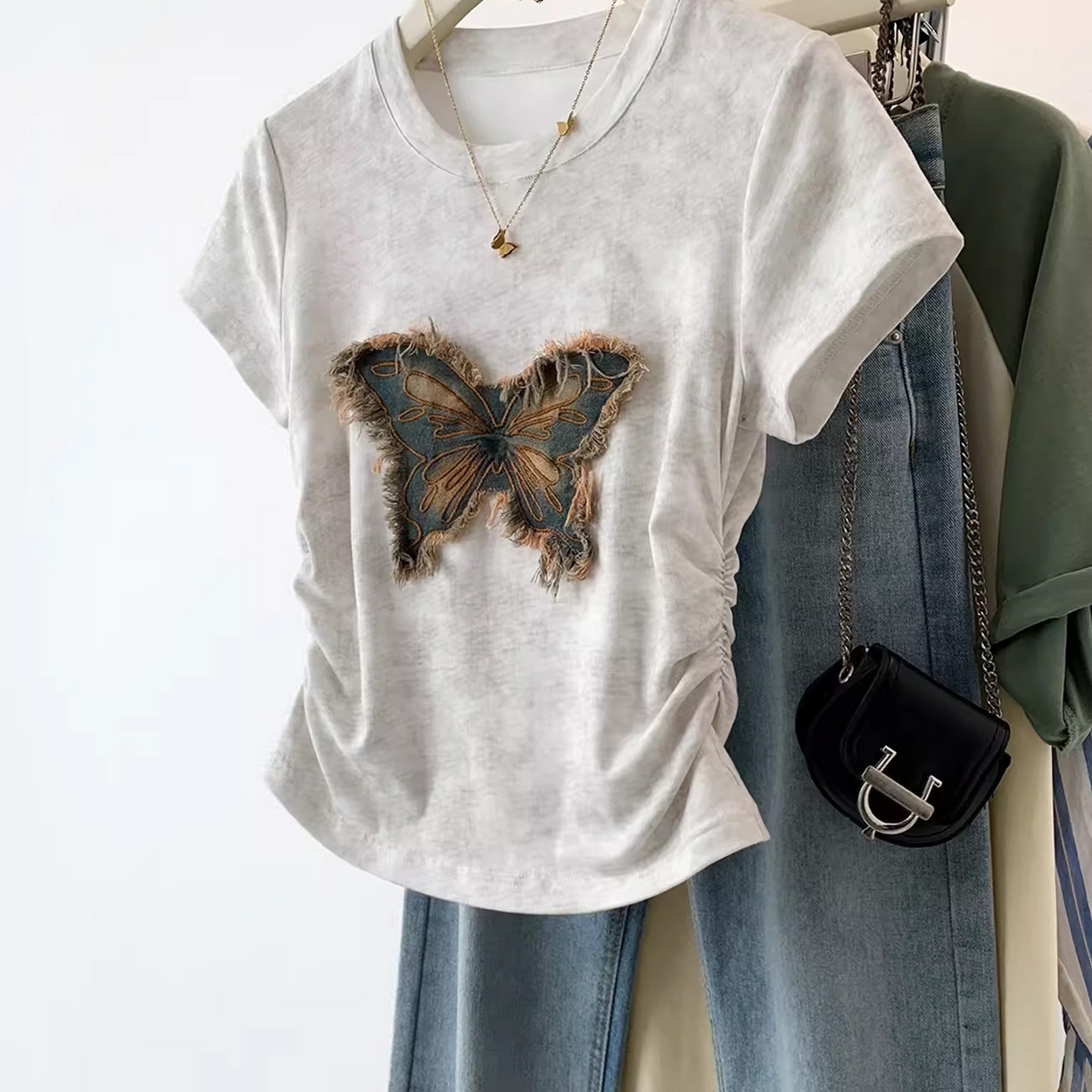 91家纺网 家纺一手货源 找家纺 洛兰沙家居馆【只代发】【只代发】 2025新款扎染短袖t恤女莫代尔上衣美式复古夏季设计感小个子修身短款上 白色