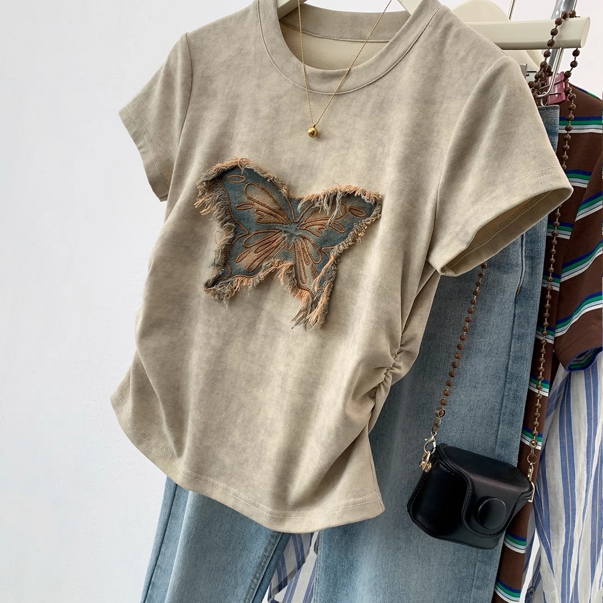 91家纺网 家纺一手货源 找家纺 洛兰沙家居馆【只代发】【只代发】 2025新款扎染短袖t恤女莫代尔上衣美式复古夏季设计感小个子修身短款上 棕色