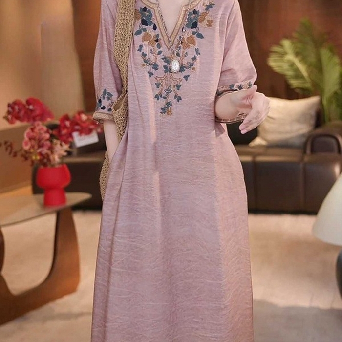 91家纺网 家纺一手货源 找家纺 （总）洛兰沙家居馆【只代发】【只代发】 2025夏秋季新款复古苎麻重工刺绣上衣宽松洋气休闲文艺新中式款连衣裙