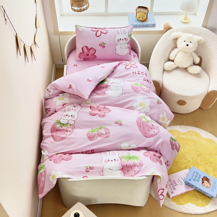 91家纺网 家纺一手货源 找家纺 （总）鱼宝 2025新款全棉幼儿园套件 三件套—童真系列