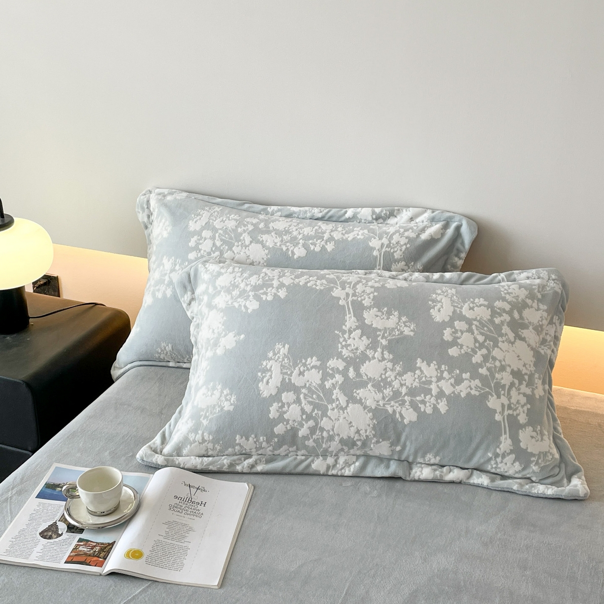 91家纺网 家纺一手货源 找家纺 玉相逢 2025秋冬新款A类高克重牛奶绒立体亲肤绒浮雕雕花绒四件套 画意枝头