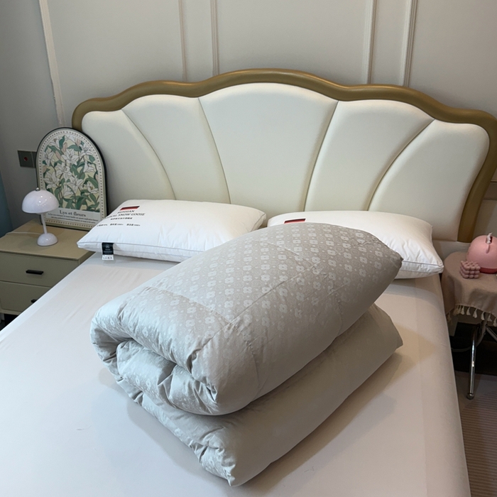 91家纺网 家纺一手货源 找家纺 华盛羽绒被壳 2025新款双层全棉提花羽绒被壳冬被 四叶草灰