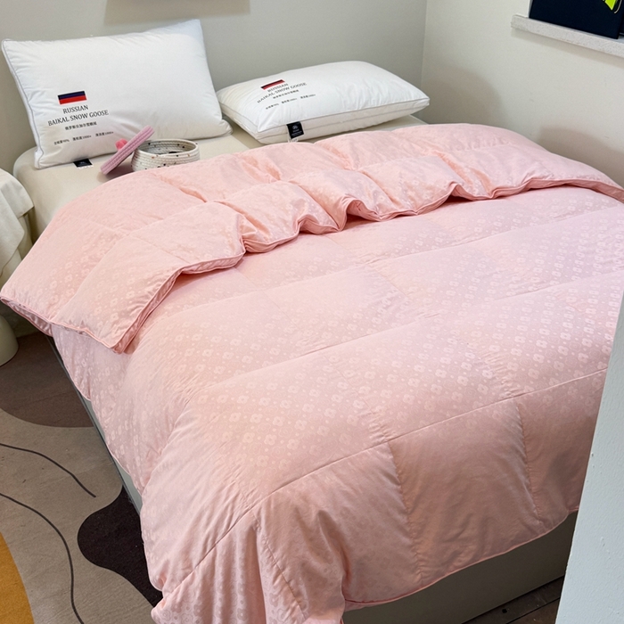 91家纺网 家纺一手货源 找家纺 静若居羽绒被壳 2025新款双层全棉提花羽绒被壳冬被 四叶草豆沙