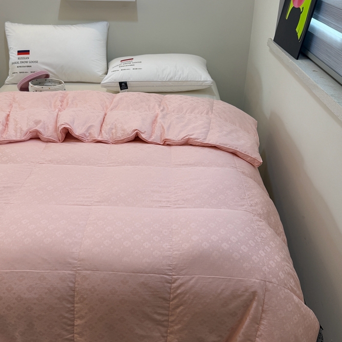 91家纺网 家纺一手货源 找家纺 静若居羽绒被壳 2025新款双层全棉提花羽绒被壳冬被 四叶草豆沙