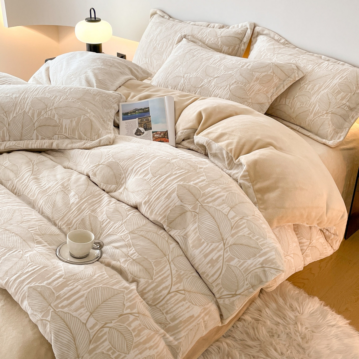 91家纺网 家纺一手货源 找家纺 玉相逢 2025秋冬新款A类高克重牛奶绒立体亲肤绒浮雕雕花绒四件套 仲夏晨歌