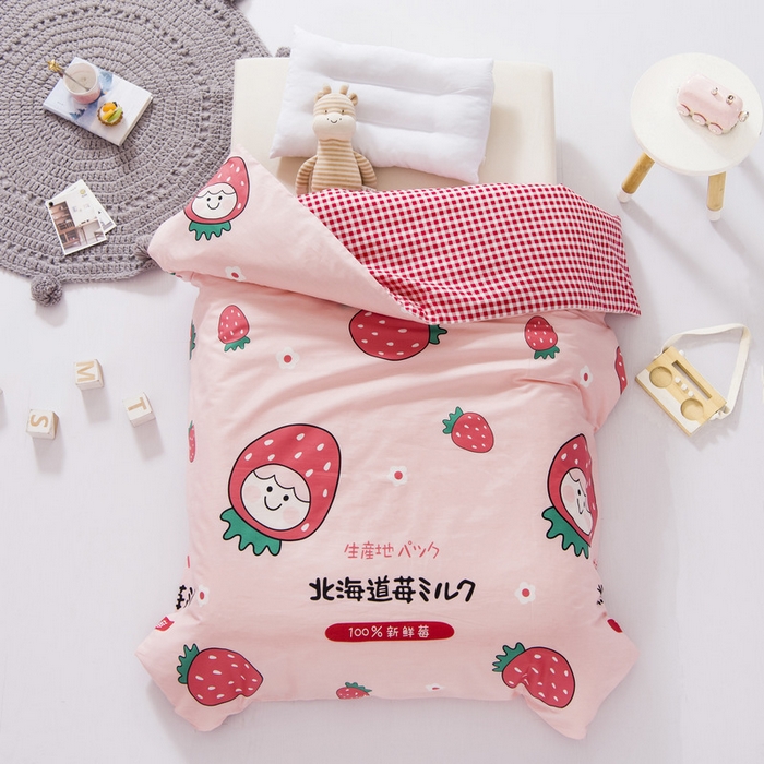 91家纺网 家纺一手货源 找家纺 鱼宝 2025新款全棉幼儿园套件 三件套—童真系列 大草莓