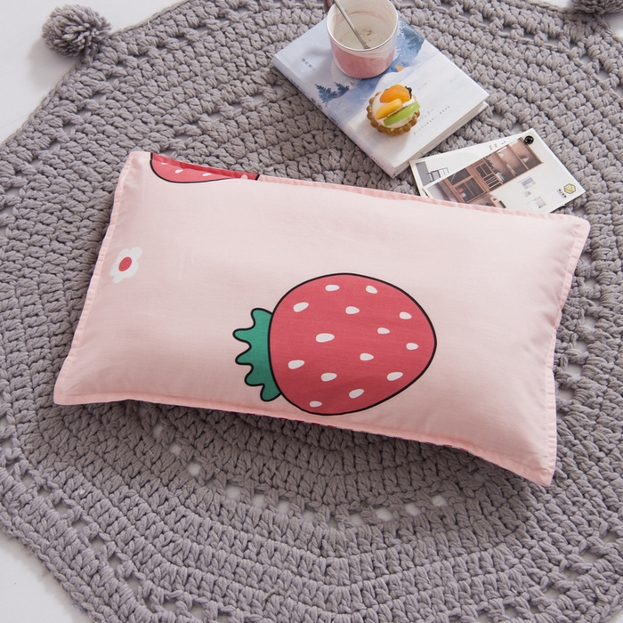 91家纺网 家纺一手货源 找家纺 鱼宝 2025新款全棉幼儿园套件 三件套—童真系列 大草莓