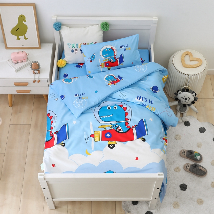 91家纺网 家纺一手货源 找家纺 鱼宝 2025新款全棉幼儿园套件 三件套—童真系列 飞机恐龙