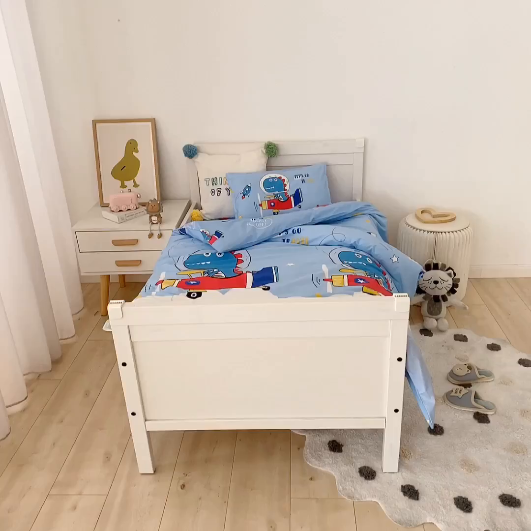 91家纺网 家纺一手货源 找家纺 鱼宝 2025新款全棉幼儿园套件 三件套—童真系列 飞机恐龙