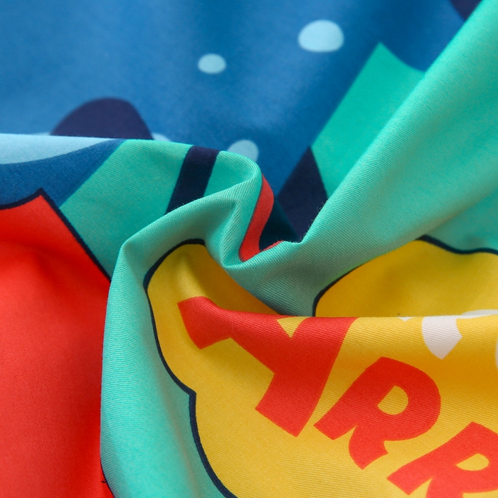 91家纺网 家纺一手货源 找家纺 鱼宝 2025新款全棉幼儿园套件 三件套—童真系列 恐龙开车