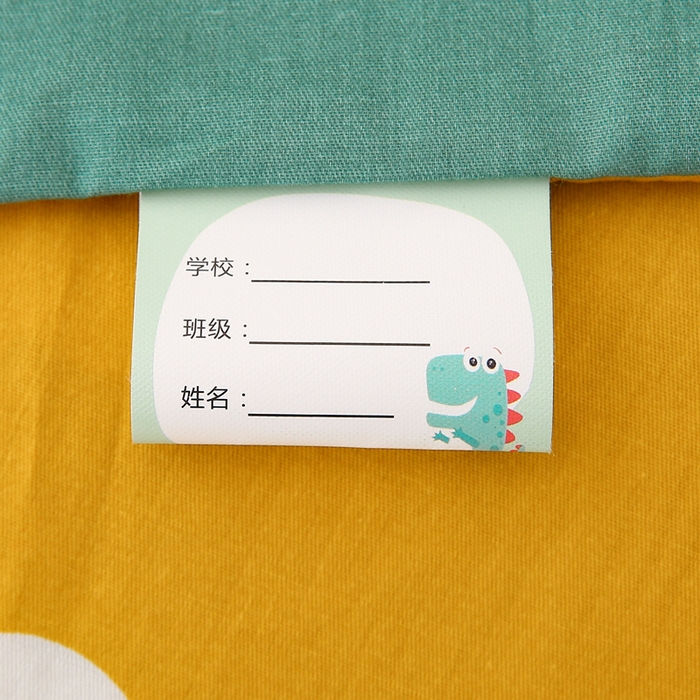 91家纺网 家纺一手货源 找家纺 鱼宝 2025新款全棉幼儿园套件 三件套—童真系列 涂鸦恐龙 绿