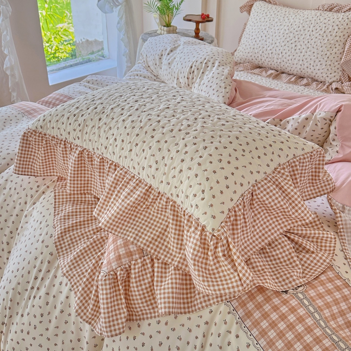 91家纺网 家纺一手货源 找家纺 易辰美 2023新款迪士尼卡通毛巾绣牛奶绒羊羔绒四件套 琳娜贝贝