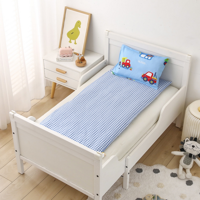 91家纺网 家纺一手货源 找家纺 鱼宝 2025新款全棉幼儿园套件 三件套—童真系列 都市汽车