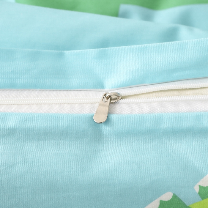 91家纺网 家纺一手货源 找家纺 鱼宝 2025新款全棉幼儿园套件 三件套—童真系列 恐龙兄弟蓝