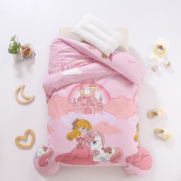 91家纺网 家纺一手货源 找家纺 鱼宝 2025新款全棉幼儿园套件 三件套—童真系列 城堡公主