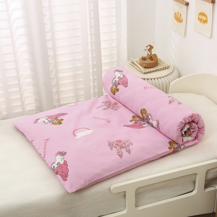 91家纺网 家纺一手货源 找家纺 鱼宝 2025新款全棉幼儿园套件 三件套—童真系列 城堡公主