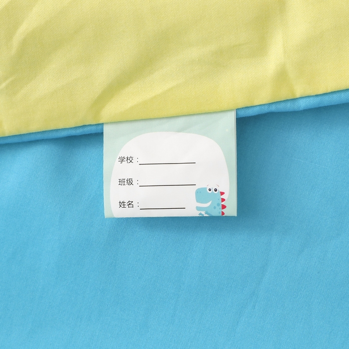 91家纺网 家纺一手货源 找家纺 鱼宝 2025新款全棉幼儿园套件 三件套—童真系列 恐龙一家