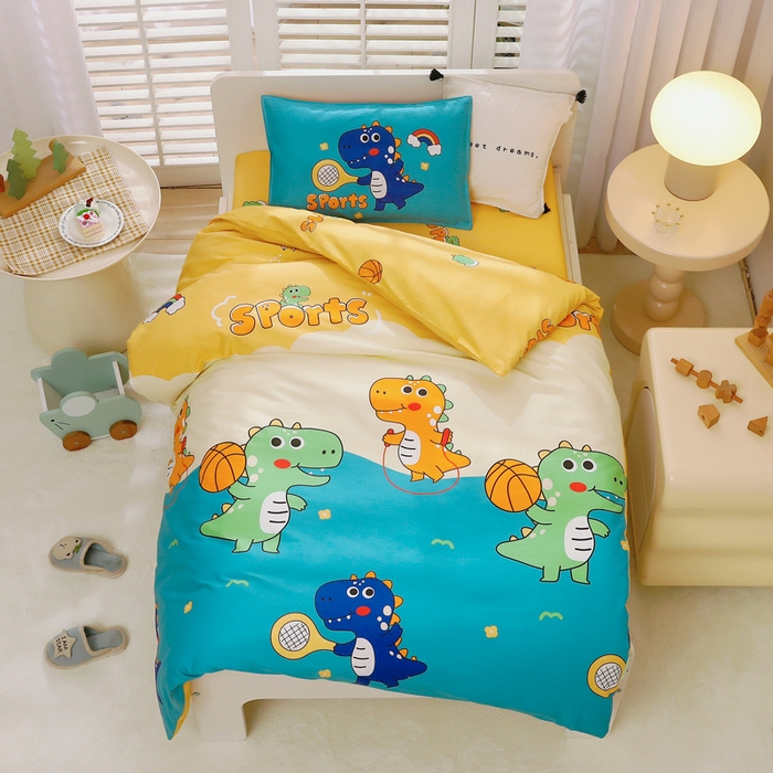 91家纺网 家纺一手货源 找家纺 鱼宝 2025新款全棉幼儿园套件 三件套—童真系列 恐龙运动员