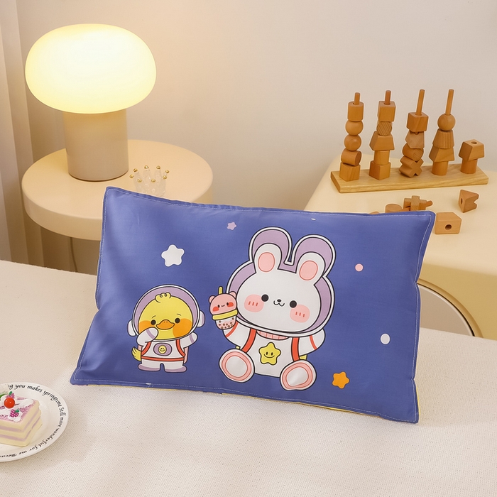 91家纺网 家纺一手货源 找家纺 鱼宝 2025新款全棉幼儿园套件 三件套—童真系列 星空小兔