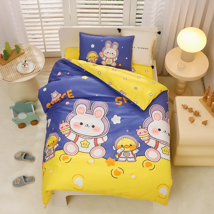 91家纺网 家纺一手货源 找家纺 鱼宝 2025新款全棉幼儿园套件 三件套—童真系列 星空小兔