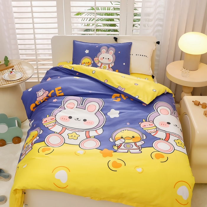 91家纺网 家纺一手货源 找家纺 鱼宝 2025新款全棉幼儿园套件 三件套—童真系列 星空小兔