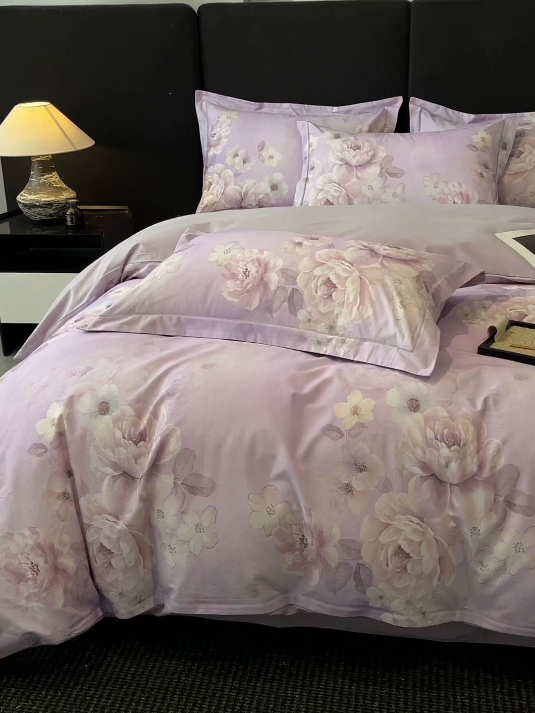 91家纺网 家纺一手货源 找家纺 格里芬 2025全棉加厚磨毛纯棉生态磨毛印花四件套 丽芙-紫