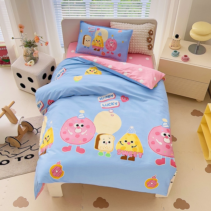 91家纺网 家纺一手货源 找家纺 鱼宝 2025新款全棉幼儿园套件 三件套—童真系列 曲奇面包