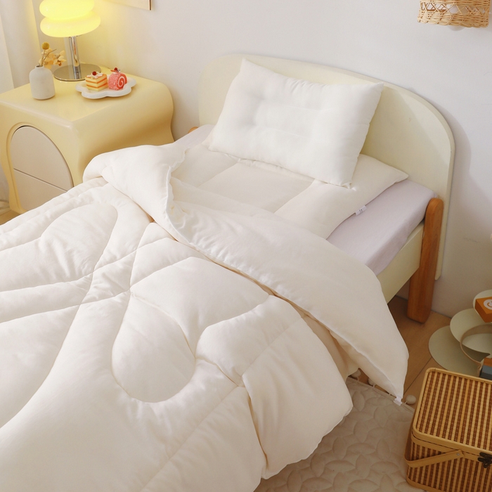 91家纺网 家纺一手货源 找家纺 （总）鱼宝 2025新款幼儿园羽丝棉被芯垫芯枕芯多件套