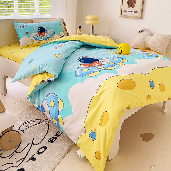 91家纺网 家纺一手货源 找家纺 鱼宝 2025新款全棉幼儿园套件 三件套—童真系列 宇宙飞船