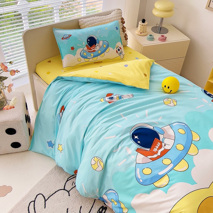 91家纺网 家纺一手货源 找家纺 鱼宝 2025新款全棉幼儿园套件 三件套—童真系列 宇宙飞船