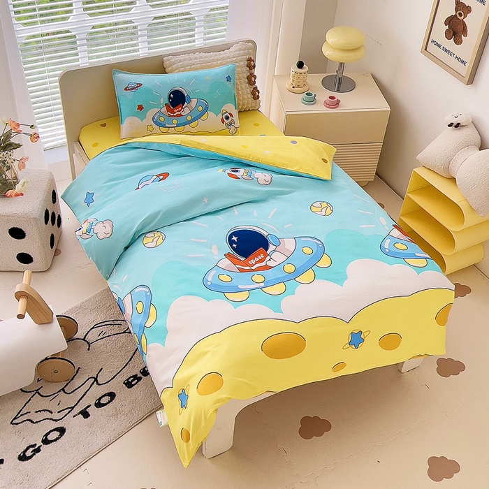 91家纺网 家纺一手货源 找家纺 鱼宝 2025新款全棉幼儿园套件 三件套—童真系列 宇宙飞船