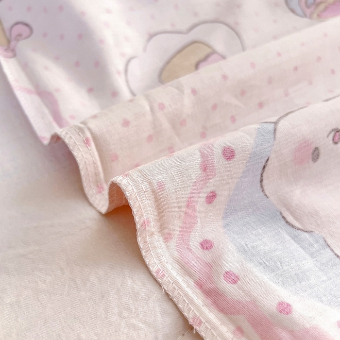 91家纺网 家纺一手货源 找家纺 鱼宝 2025新款全棉幼儿园套件 三件套—童真系列 粉粉猫