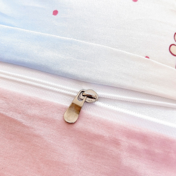 91家纺网 家纺一手货源 找家纺 鱼宝 2025新款全棉幼儿园套件 三件套—童真系列 梦幻猫咪