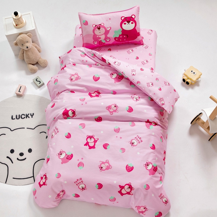 91家纺网 家纺一手货源 找家纺 鱼宝 2025新款全棉幼儿园套件 三件套—童真系列 胖胖熊