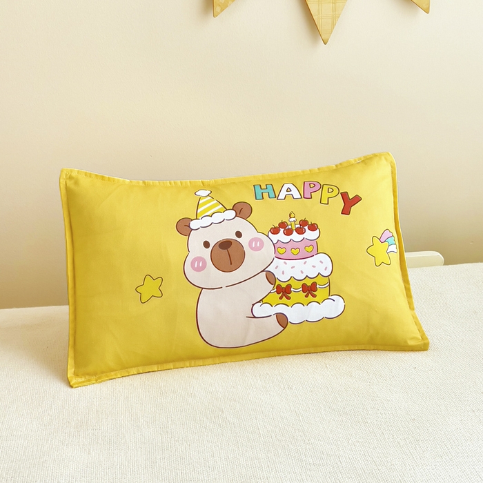 91家纺网 家纺一手货源 找家纺 鱼宝 2025新款全棉幼儿园套件 三件套—童真系列 蛋糕卡卡