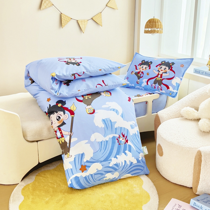 91家纺网 家纺一手货源 找家纺 鱼宝 2025新款全棉幼儿园套件 三件套—童真系列 哪吒闹海