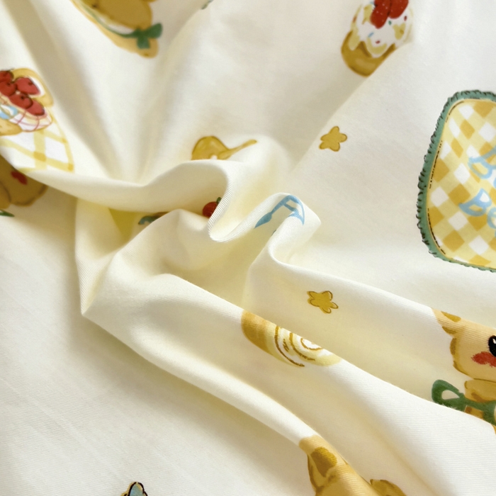 91家纺网 家纺一手货源 找家纺 鱼宝 2025新款全棉幼儿园套件 三件套—童真系列 围裙小熊