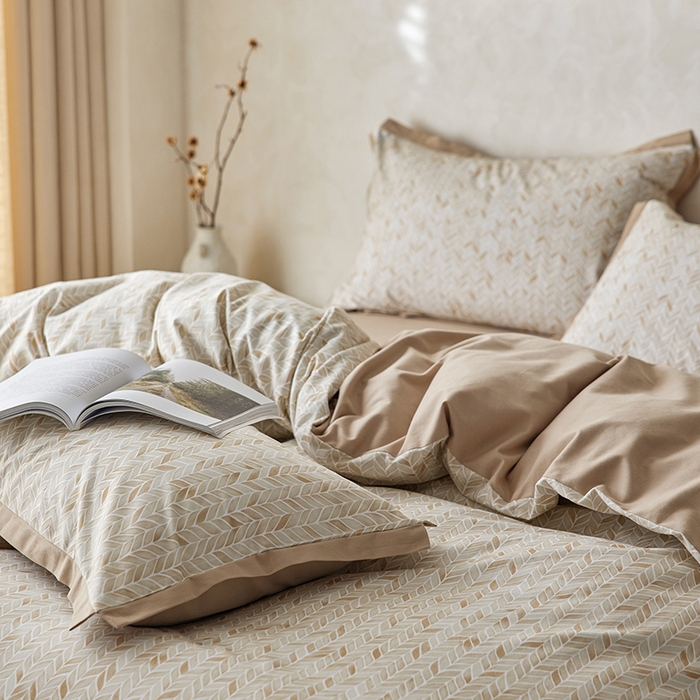 91家纺网 家纺一手货源 找家纺 千朵森 2025新款全棉高定印花磨毛拼角四件套-风格一 似锦