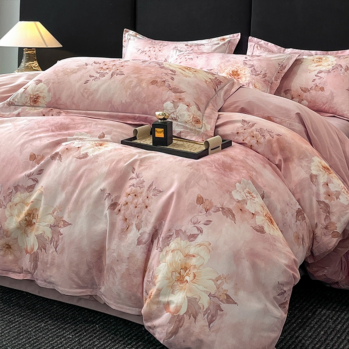 91家纺网 家纺一手货源 找家纺 格里芬 2025全棉加厚磨毛纯棉生态磨毛印花四件套 花涧-粉