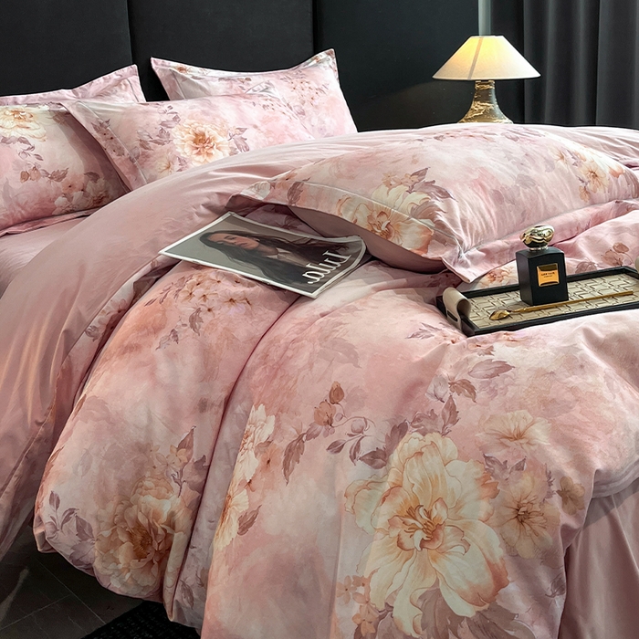 91家纺网 家纺一手货源 找家纺 格里芬 2025全棉加厚磨毛纯棉生态磨毛印花四件套 花涧-粉