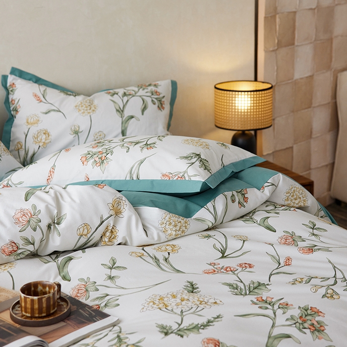 91家纺网 家纺一手货源 找家纺 千朵森 2025新款全棉高定印花磨毛拼角四件套-风格一 春晓