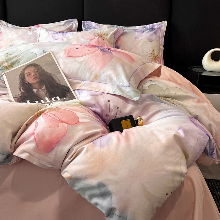 91家纺网 家纺一手货源 找家纺 格里芬 2025全棉加厚磨毛纯棉生态磨毛印花四件套 幻影-粉