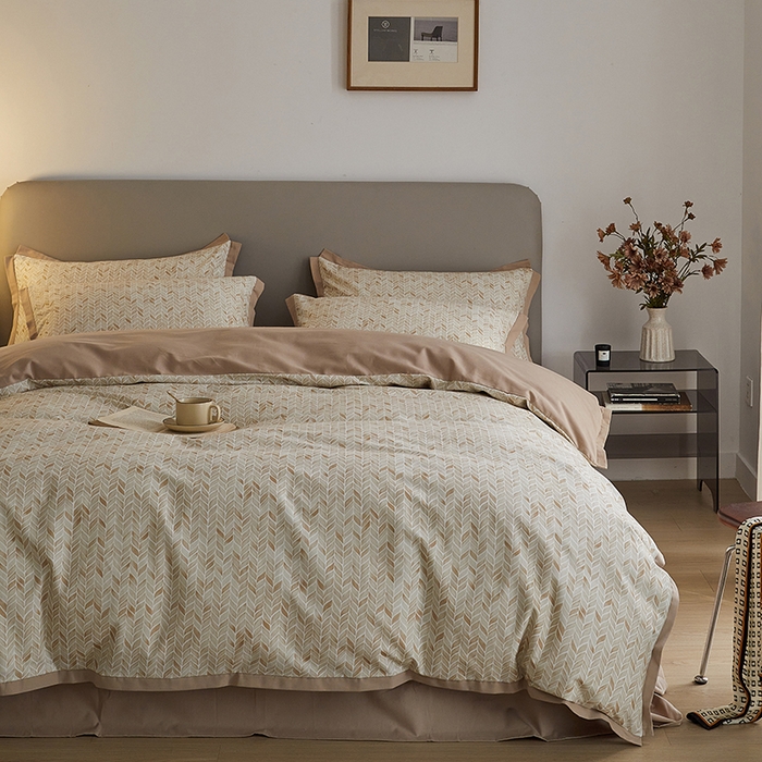 91家纺网 家纺一手货源 找家纺 千朵森 2025新款全棉高定印花磨毛拼角四件套-风格二 似锦